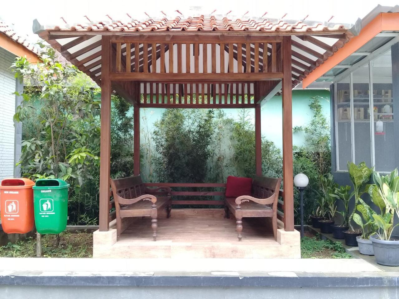 Wisma Lovebird Kalianget Exteriér fotografie