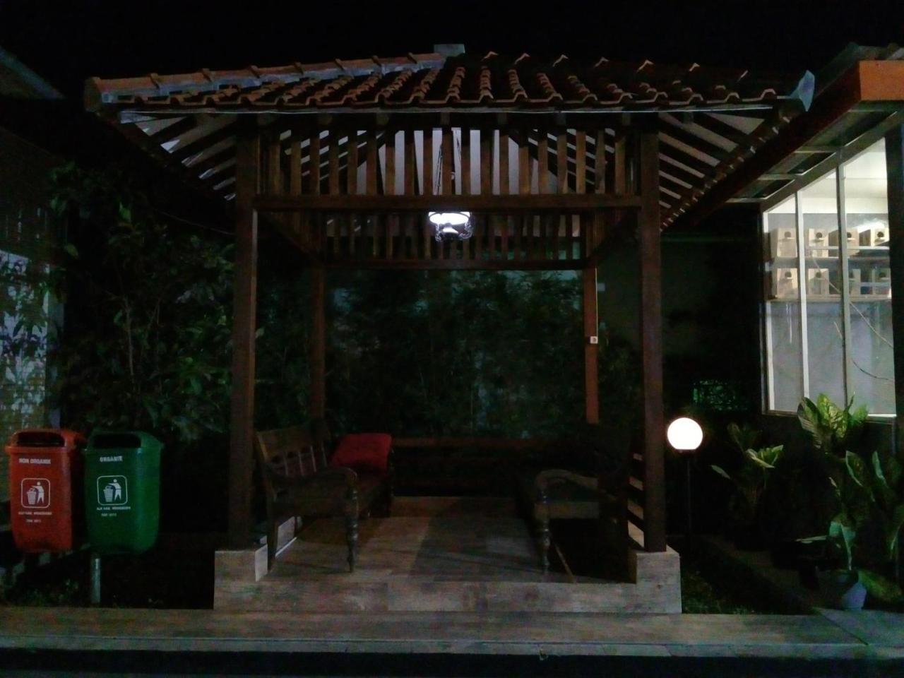 Wisma Lovebird Kalianget Exteriér fotografie